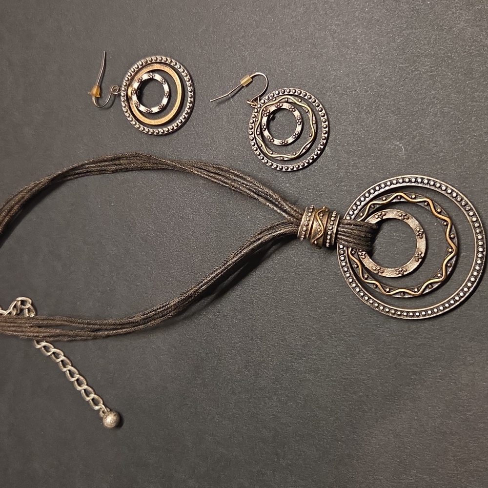 Elegant Silver and Gold Necklace and Earring Set
